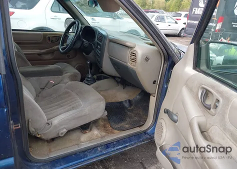 2002 Chevrolet S-10 Ls из США, поврежденный, VIN 1GCCS195728152566